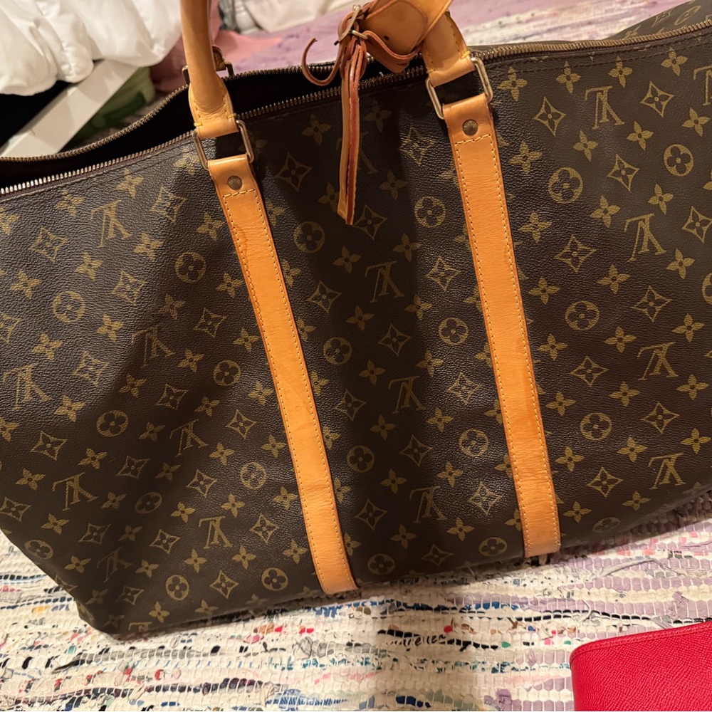 Louis Vuitton Monogram Canvas Duffle size 80z. EUC.  Does have lock and key.